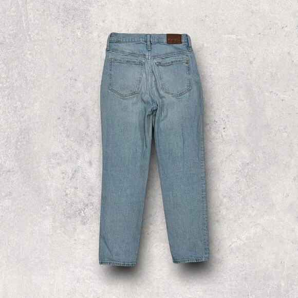 ★ Madewell Classic High-Waisted Light Wash Straight-Leg Jeans ★ - Picture 3 of 8